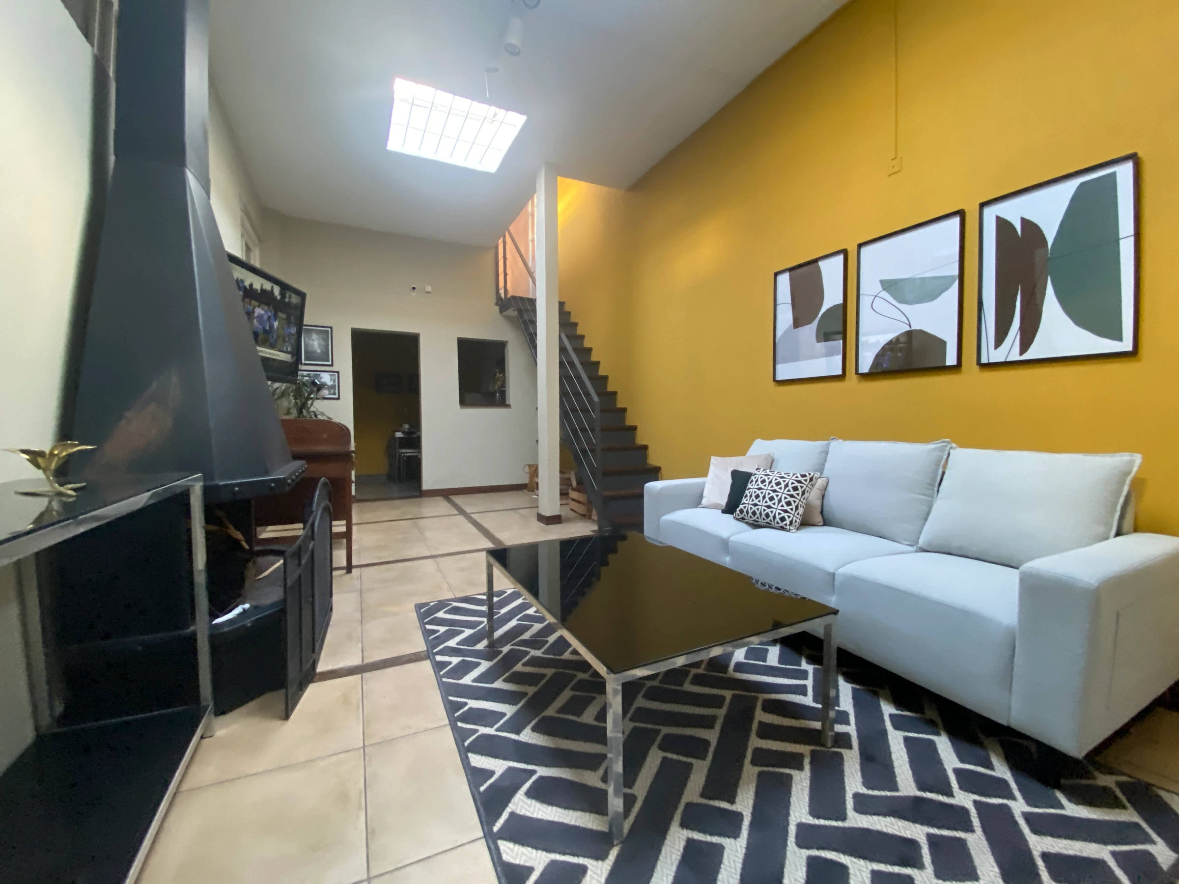 Living Ocre — imagen 3