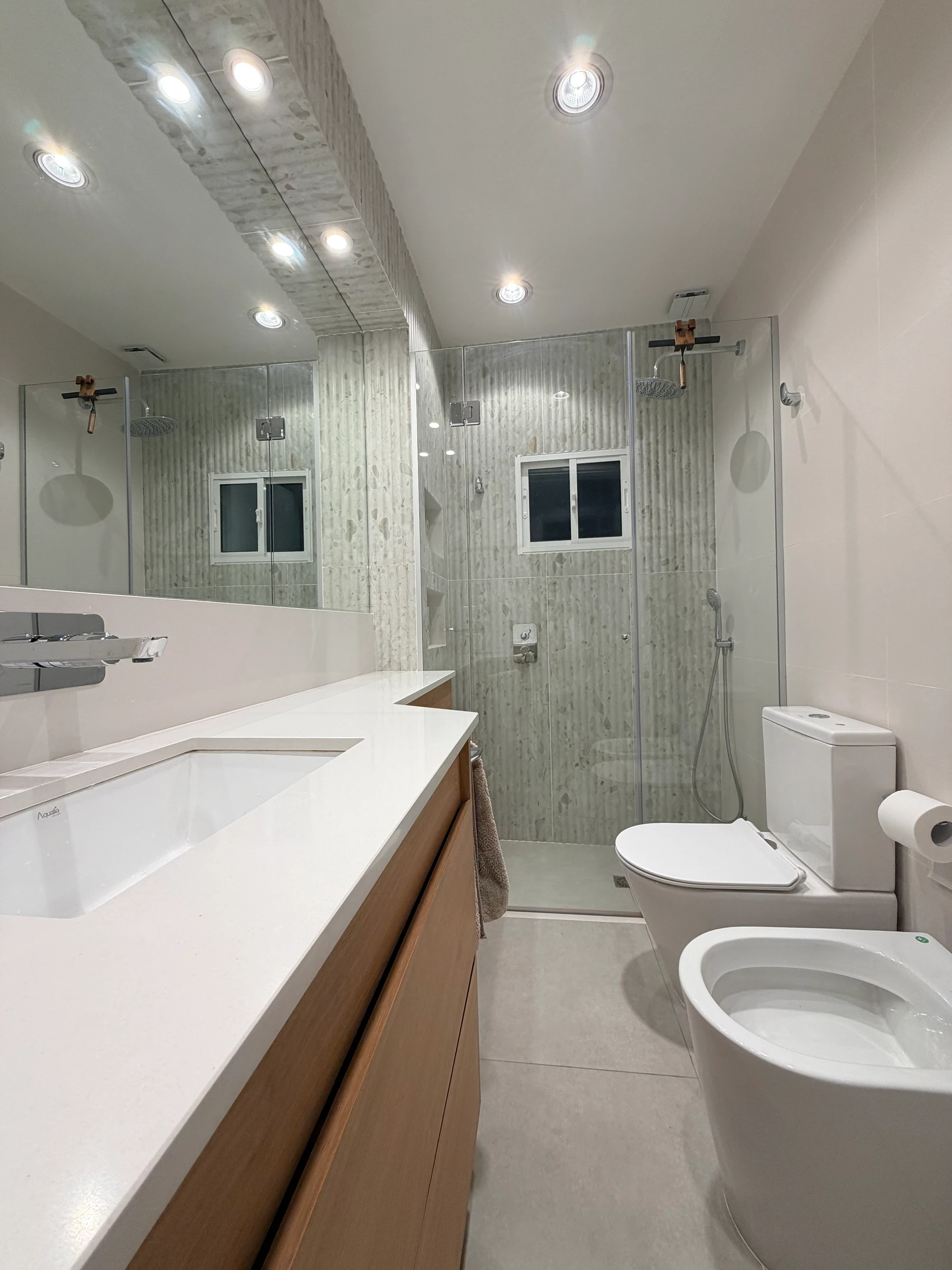 Baño Relieve — imagen 3