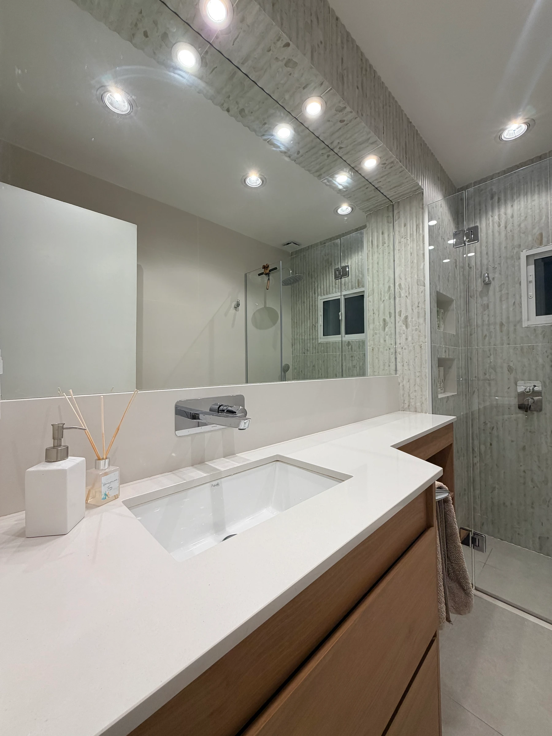 Baño Relieve — imagen 15