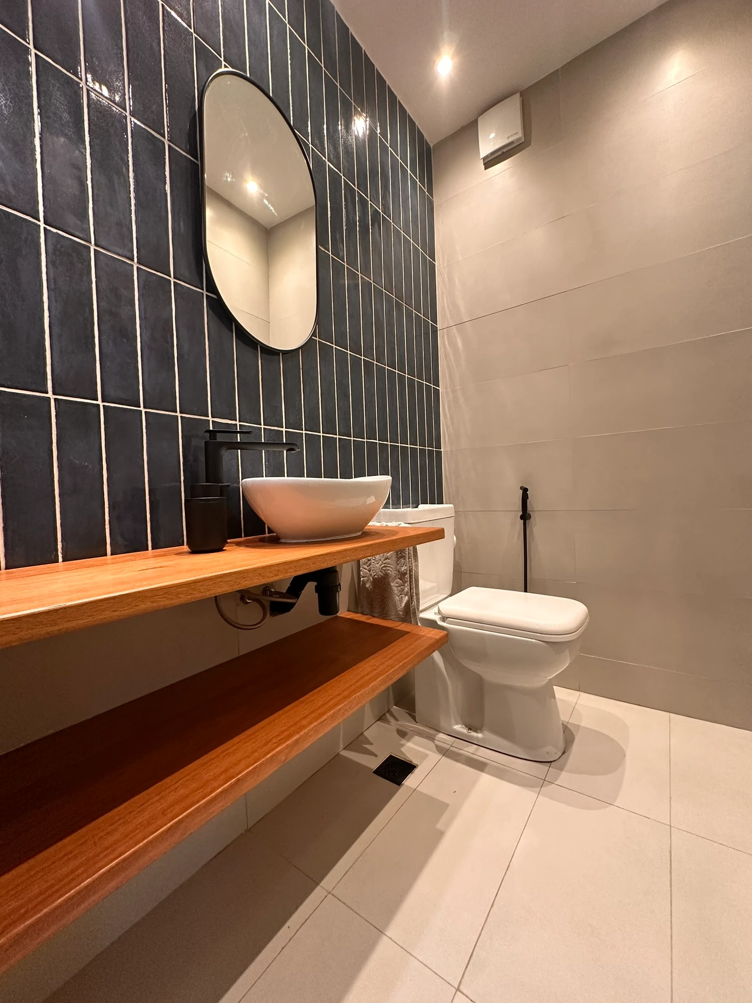 Baño Azul Profundo — imagen 3