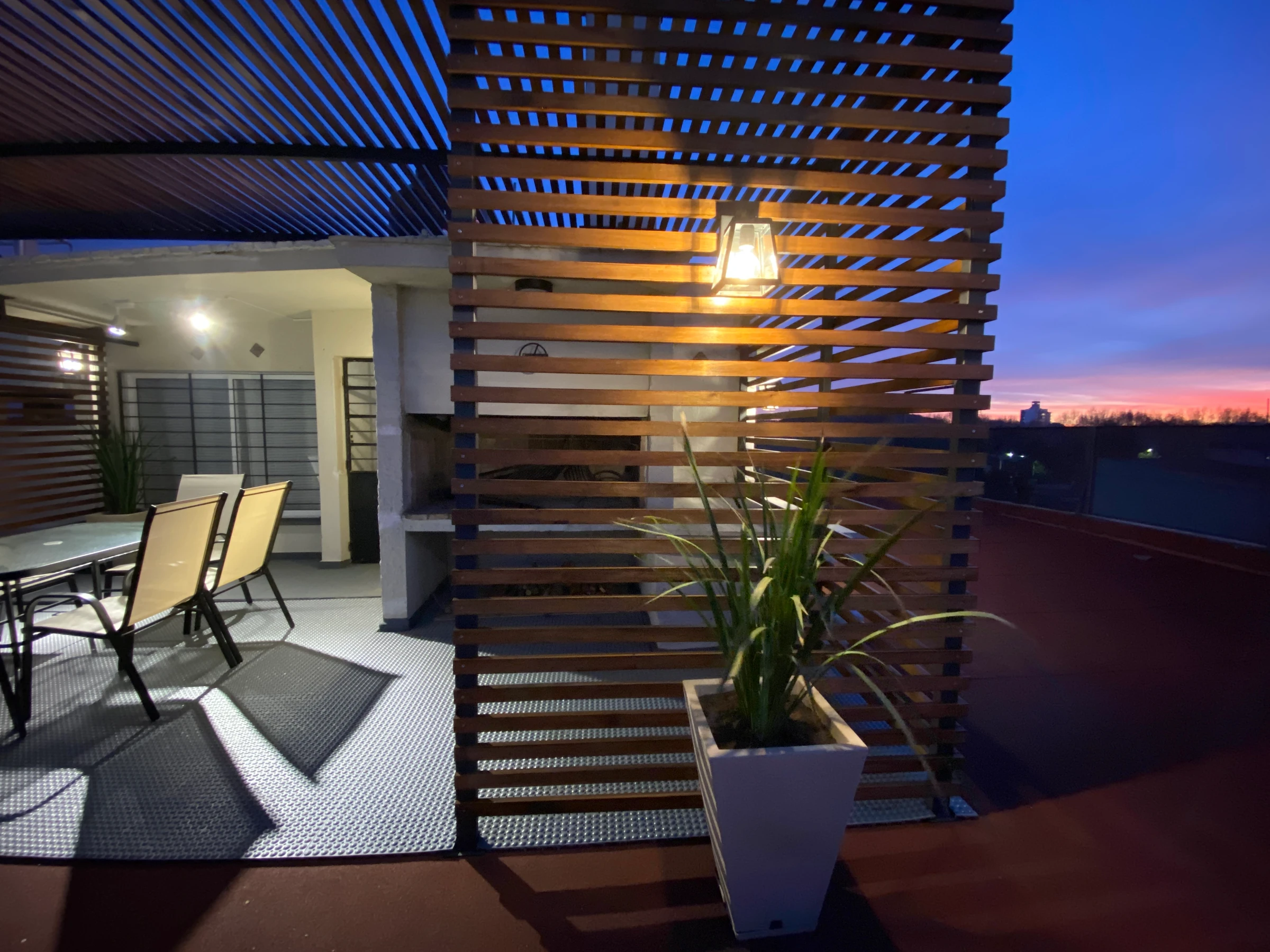 Refugio Exterior — imagen 9