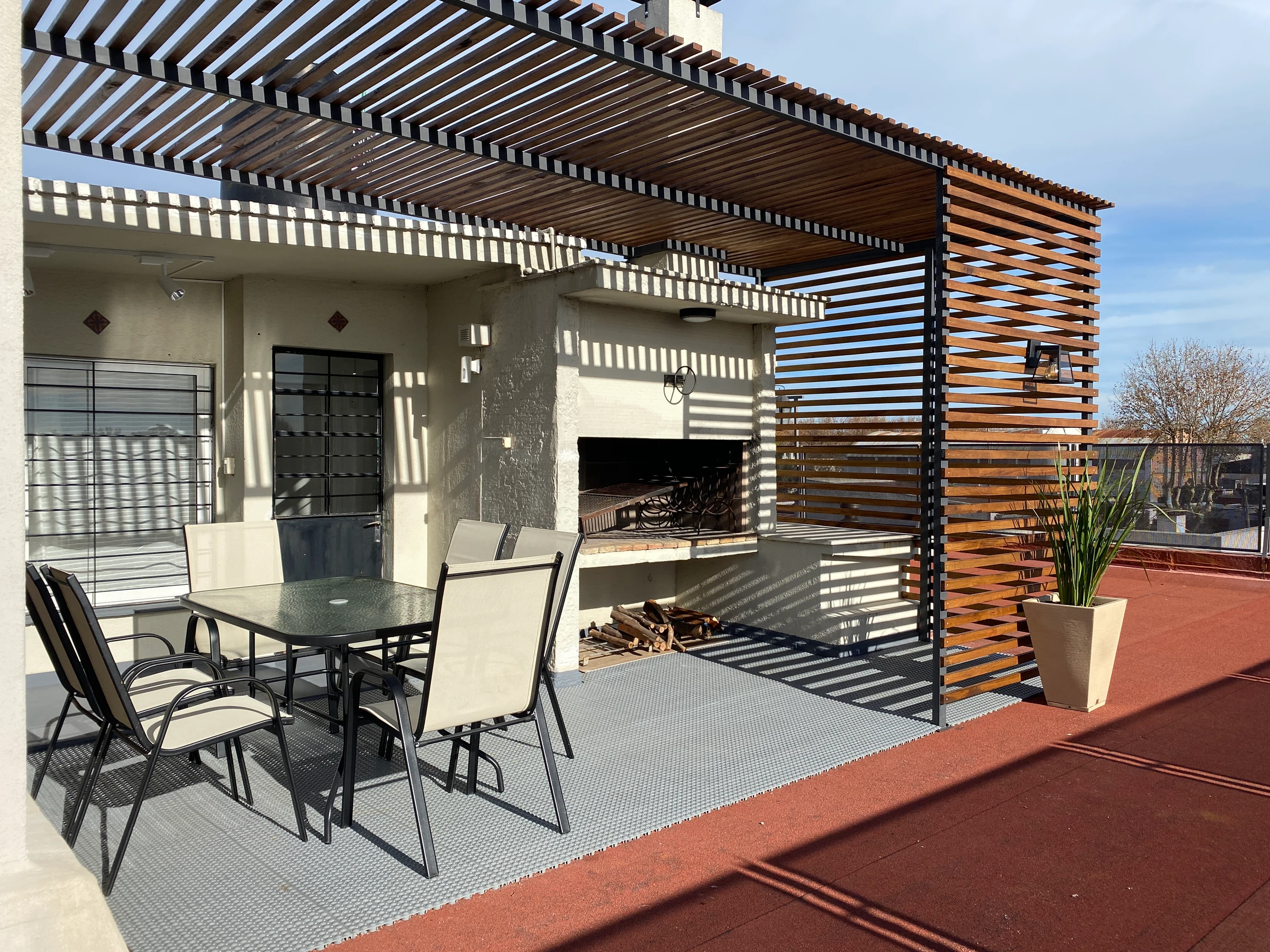 Refugio Exterior — imagen 3